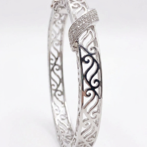 Alternative view of Italian Embroidered Casting Kada