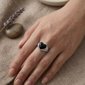 Silver Black Heart Signet Ring - Black Onyx Heart Statement Band