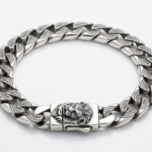 Silver Fluted Sculpted Lion Head Bracelet